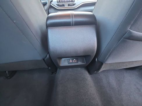 Used 2024 Nissan Altima 2.5 SV FWD image 22
