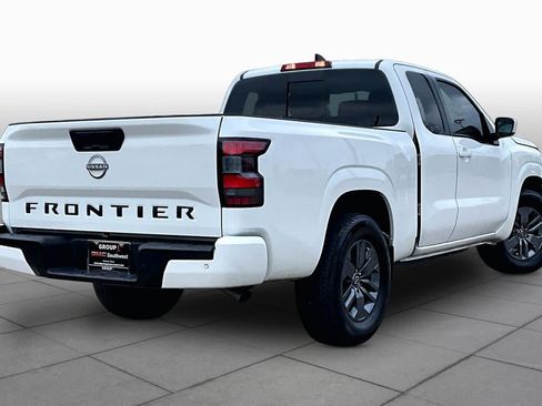 Certified 2025 Nissan Frontier SV RWD image 22