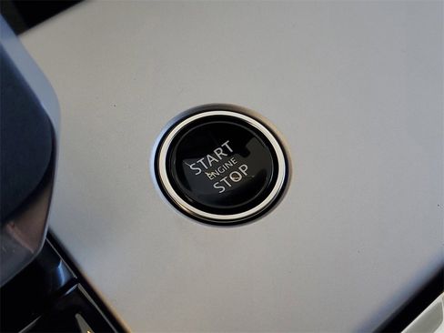 New 2026 Land Rover Range Rover SE image 16