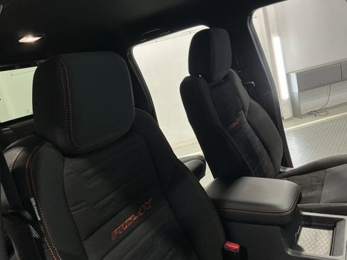 Used 2025 Nissan Frontier PRO-4X image 15