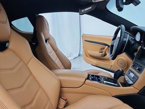 Used 2017 Maserati GranTurismo Sport image 31