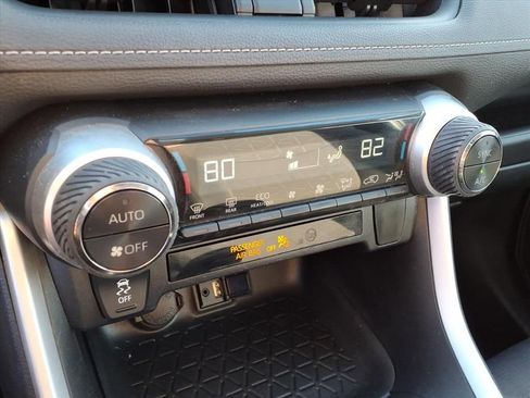 Used 2019 Toyota RAV4 XLE image 20