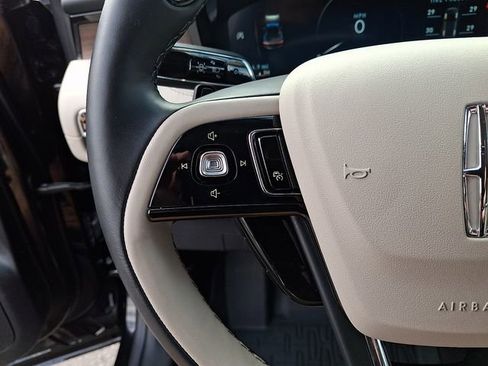 Certified 2025 Lincoln Corsair Reserve image 21