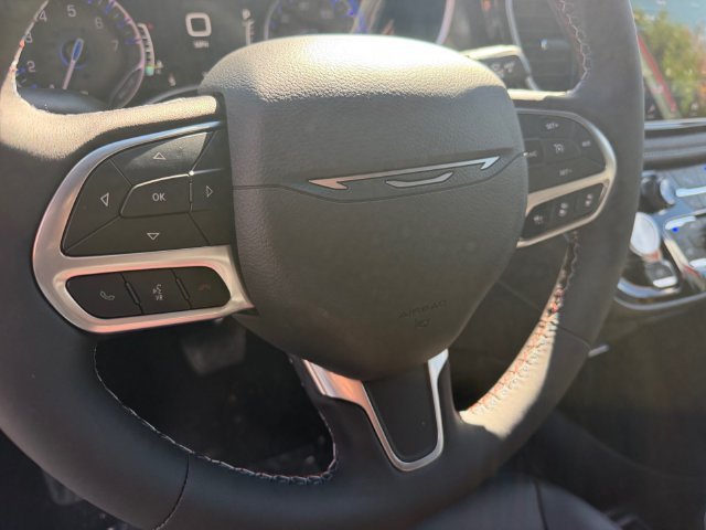 New 2027 Chrysler Pacifica Select AWD/4WD image 16