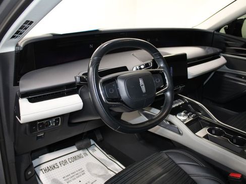 Used 2024 Lincoln Nautilus Reserve image 23