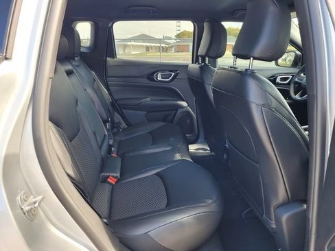 Used 2026 Jeep Compass Latitude AWD/4WD image 15