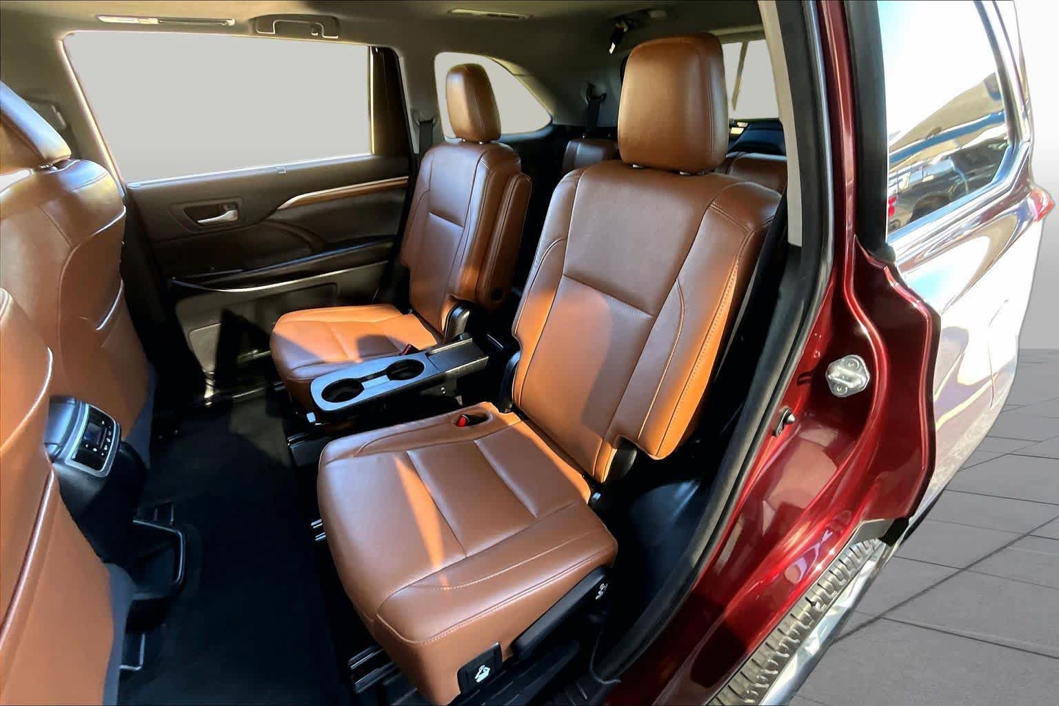 Used 2017 Toyota Highlander Limited FWD image 21