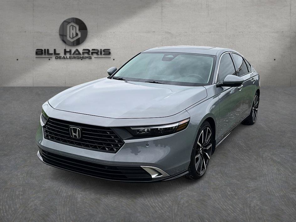 Used 2025 Honda Accord Touring image 1