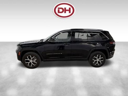 Used 2023 Jeep Grand Cherokee Limited w/ Trailer Tow Prep Group (B) AWD/4WD image 9