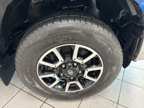Used 2017 Toyota Tundra Limited w/ Limited Premium Package AWD/4WD image 20