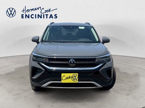 Certified 2023 Volkswagen Taos SE w/ Black Wheel Package FWD image 8