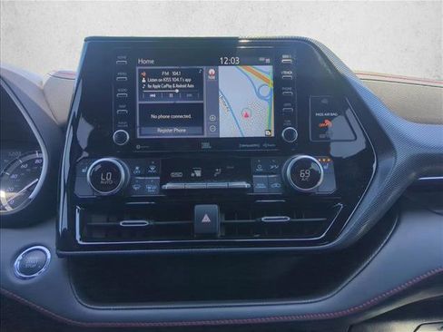 Used 2022 Toyota Highlander XSE FWD image 16