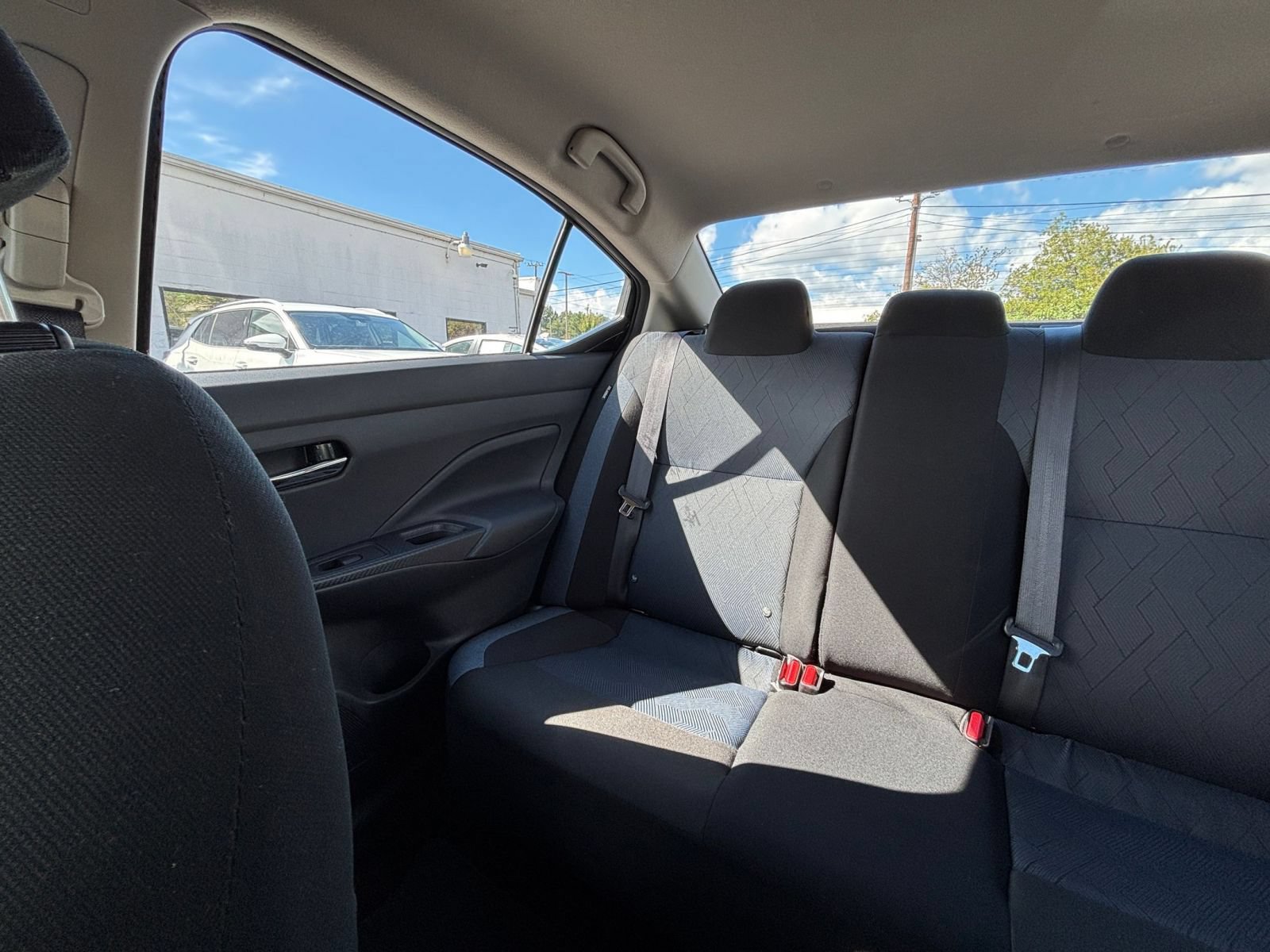 Used 2025 Nissan Versa SV FWD image 36