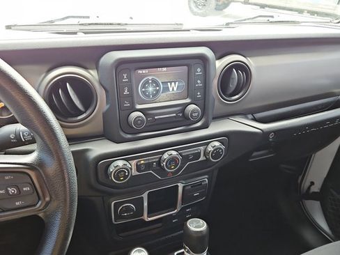 Used 2018 Jeep Wrangler Unlimited Sport AWD/4WD image 15