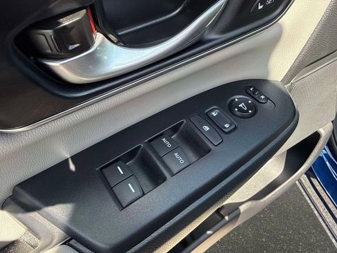 Used 2022 Honda CR-V EX-L image 18