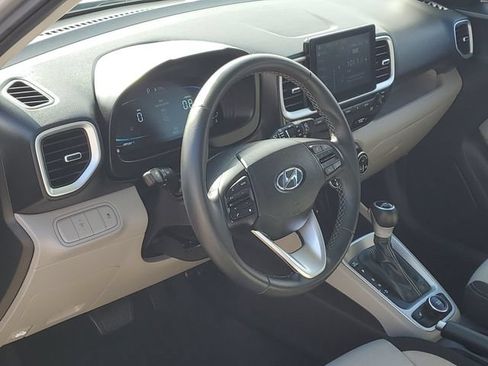 Used 2026 Hyundai Venue SEL FWD image 8