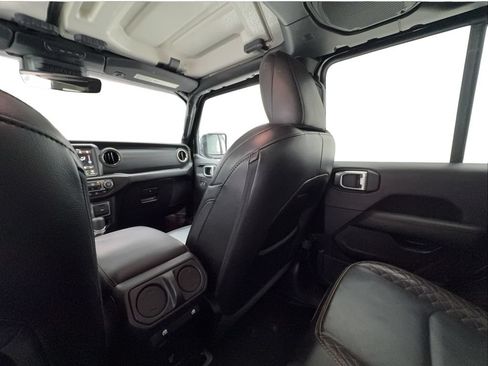 Used 2023 Jeep Wrangler Unlimited Sahara AWD/4WD image 38