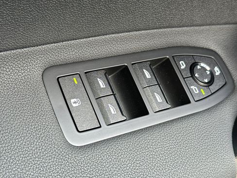 Used 2024 BMW iX xDrive50 w/ Premium Package AWD/4WD image 13