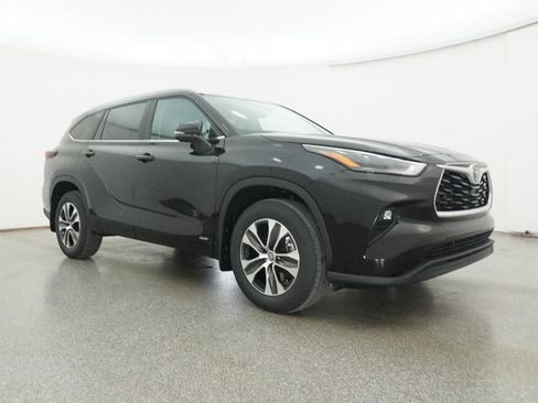 New 2026 Toyota Highlander XLE image 36
