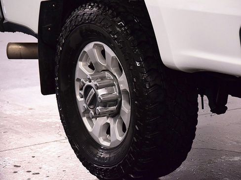 Used 2024 Ford F250 XLT w/ 360-Degree Camera Package image 13