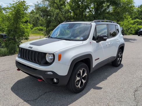 Used 2022 Jeep Renegade Trailhawk w/ Sun/Sound Group AWD/4WD image 3