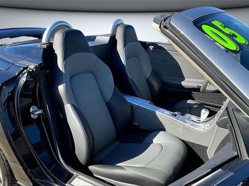 Used 2005 Chrysler Crossfire Limited image 22