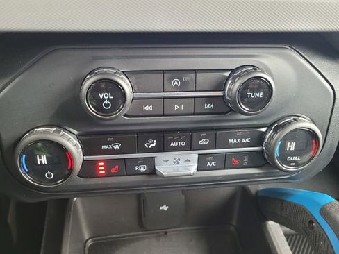 Used 2023 Ford Bronco Black Diamond image 25