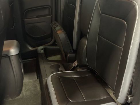 Used 2015 Chevrolet Colorado Z71 AWD/4WD image 30