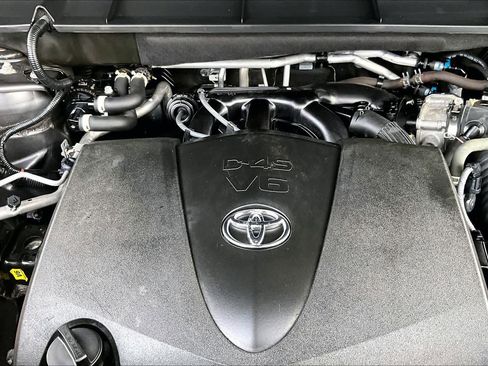 Used 2022 Toyota Highlander XLE image 32