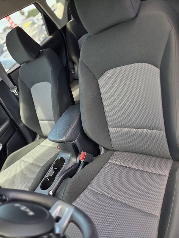 Used 2022 Kia Soul LX FWD image 29