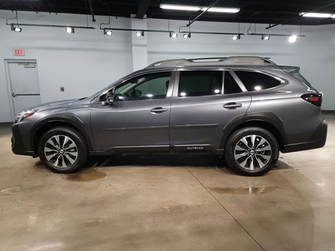 Used 2023 Subaru Outback Limited XT AWD/4WD image 4