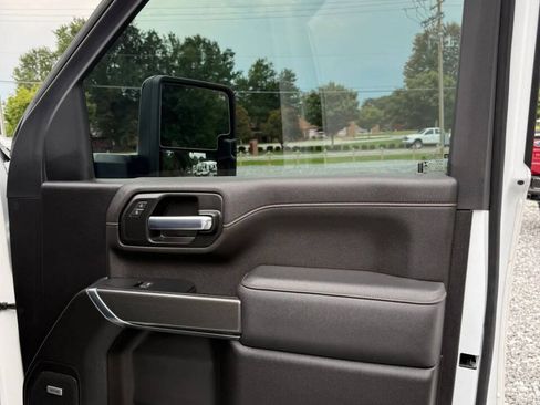 Used 2022 GMC Sierra 2500 AT4 w/ AT4 Premium Plus Package AWD/4WD image 28