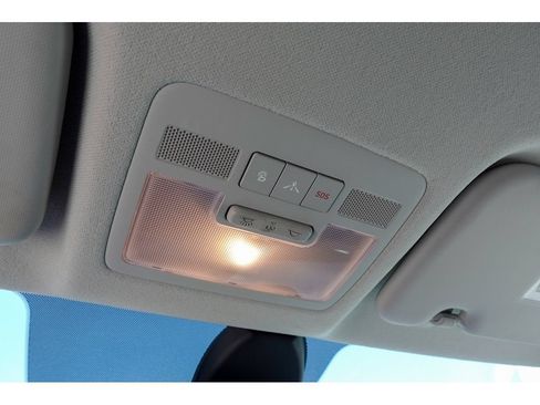 Used 2021 Hyundai Venue FWD image 26