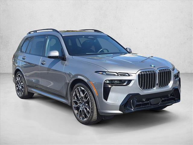 Used 2025 BMW X7 xDrive40i w/ M Sport Package AWD/4WD image 3