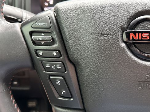 Used 2021 Nissan Titan PRO-4X w/ Pro-4x Convenience Package image 14