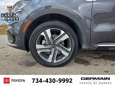 Used 2023 Kia Sorento EX image 12