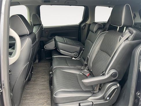 Used 2023 Honda Odyssey Touring image 13