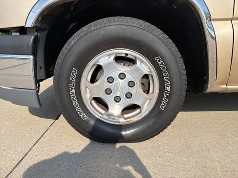 Used 2004 Chevrolet Silverado 1500 LS w/ Light Duty Power Package RWD image 9