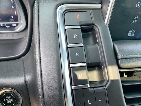 Certified 2022 Chevrolet Tahoe Z71 AWD/4WD image 15