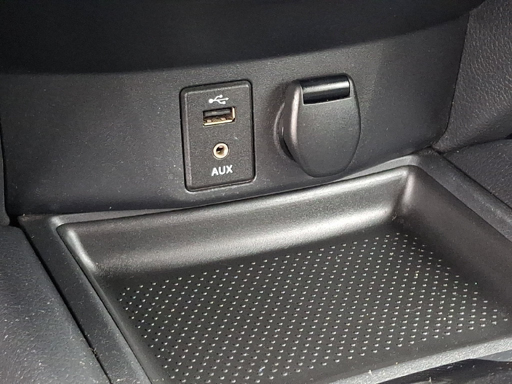 Used 2016 Nissan Rogue SV AWD/4WD image 24