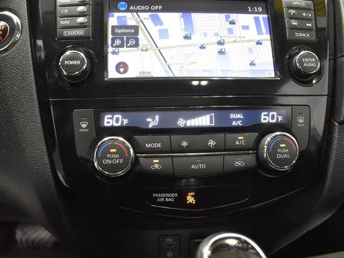 Used 2017 Nissan Rogue SV w/ Sun & Sound Touring Package AWD/4WD image 21