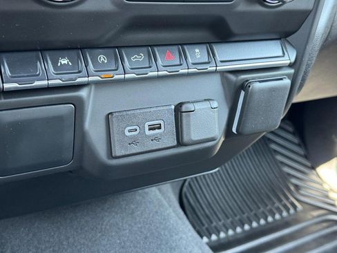 Used 2025 Chevrolet Silverado 1500 Custom AWD/4WD image 18