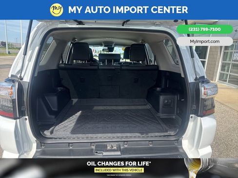 Used 2024 Toyota 4Runner SR5 Premium AWD/4WD image 27