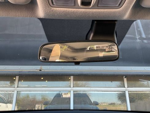 Used 2025 Hyundai Venue SEL image 17