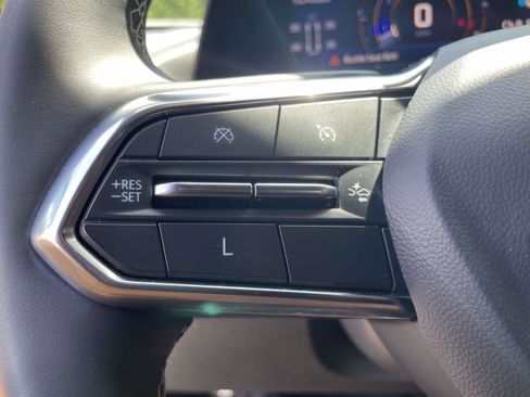 Used 2025 Chevrolet Traverse LT w/ LPO, Floor Liner Package FWD image 9