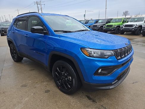 New 2026 Jeep Compass Latitude image 13