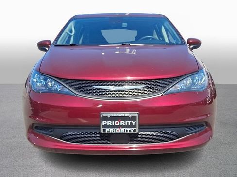 Used 2023 Chrysler Voyager LX FWD image 2