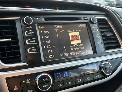 Used 2018 Toyota Highlander Plus image 31