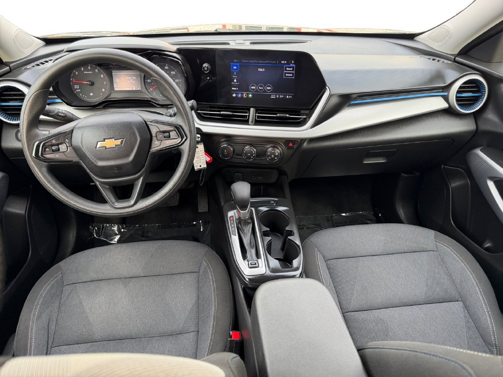 Used 2025 Chevrolet Trax LS w/ Driver Confidence Package FWD image 12