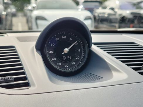 Certified 2025 Porsche 911 Carrera RWD image 30